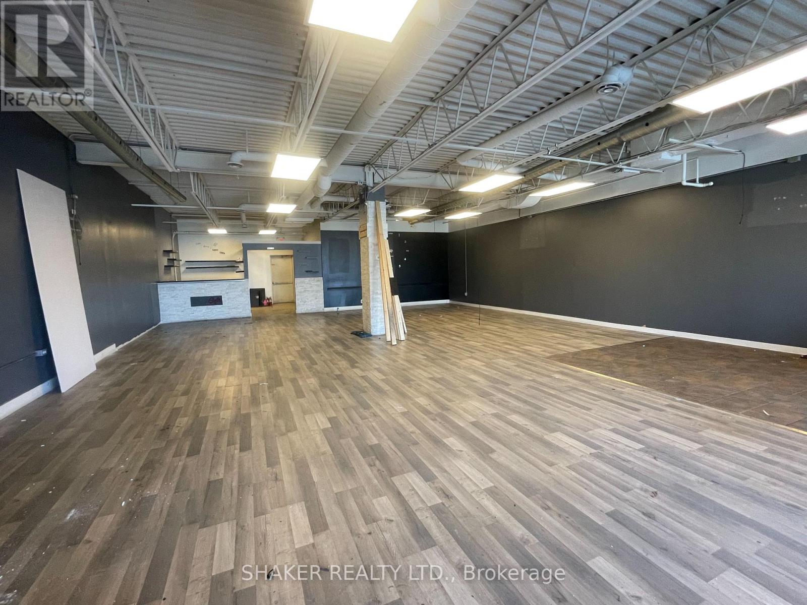 1754 Montreal Road, Ottawa, Ontario  K1J 6N3 - Photo 3 - X12427647