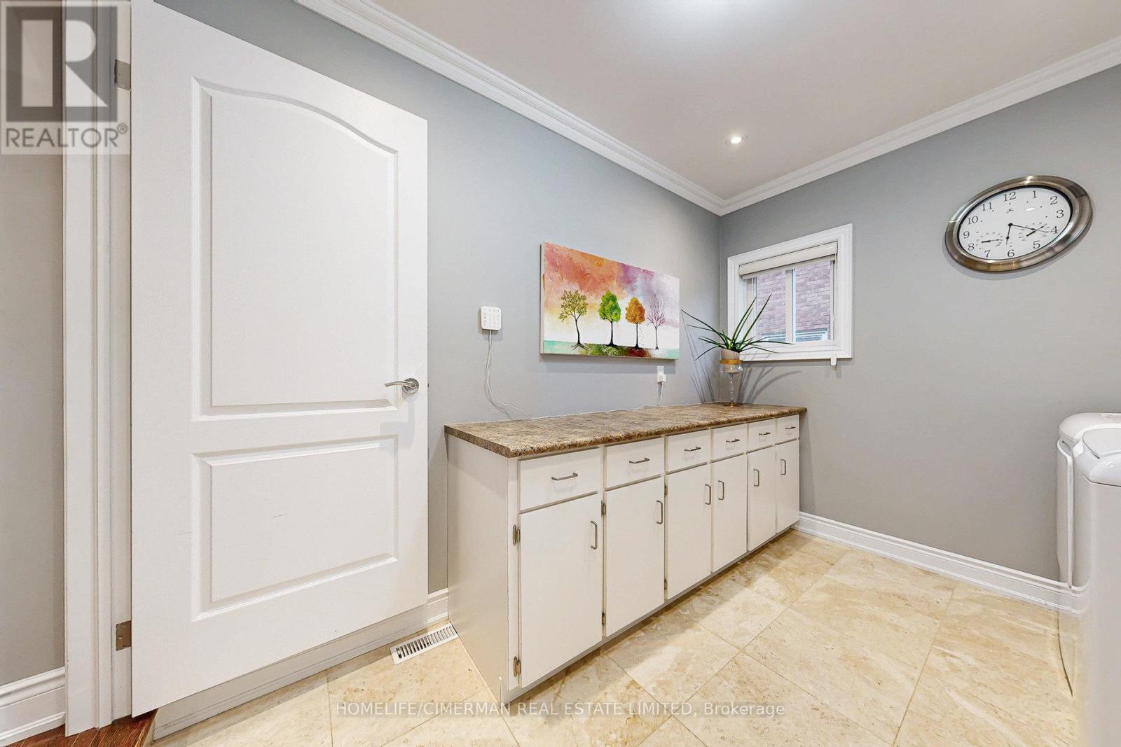 937 Stargazer Drive, Mississauga, Ontario  L5V 1E9 - Photo 24 - W12427590
