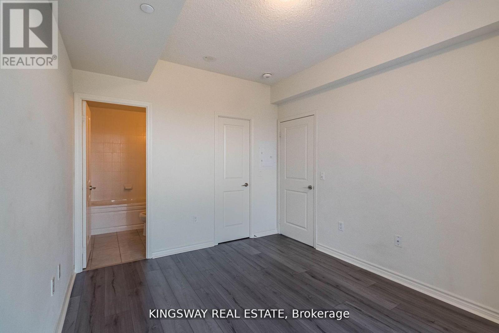 217 - 349 Rathburn Road W, Mississauga, Ontario  L5B 0G9 - Photo 17 - W12427625