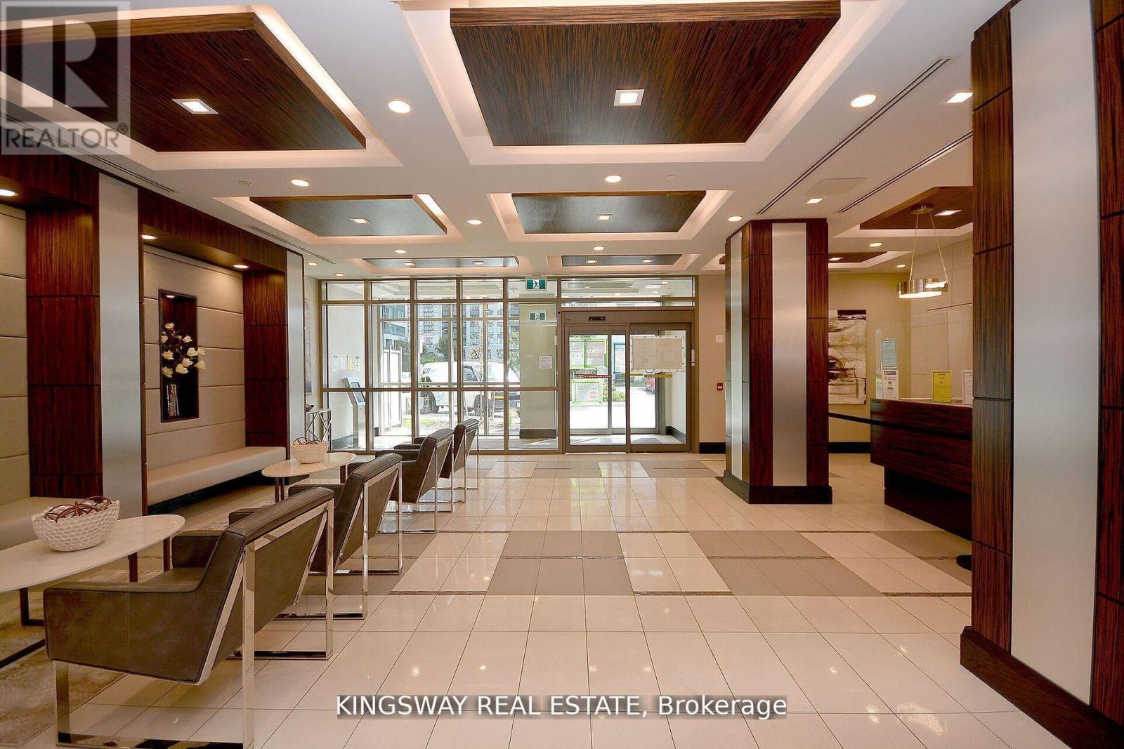217 - 349 Rathburn Road W, Mississauga, Ontario  L5B 0G9 - Photo 2 - W12427625