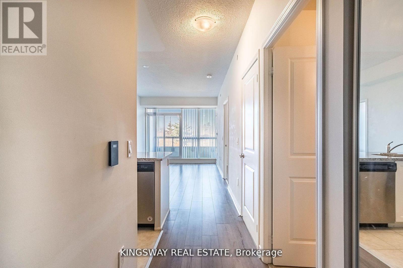 217 - 349 Rathburn Road W, Mississauga, Ontario  L5B 0G9 - Photo 6 - W12427625