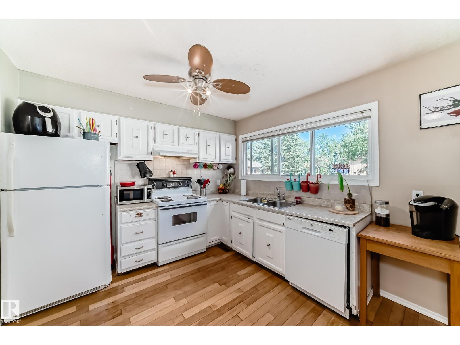 529 Knottwood Rd W Nw, Edmonton, Alberta  T6K 2V6 - Photo 8 - E4457921