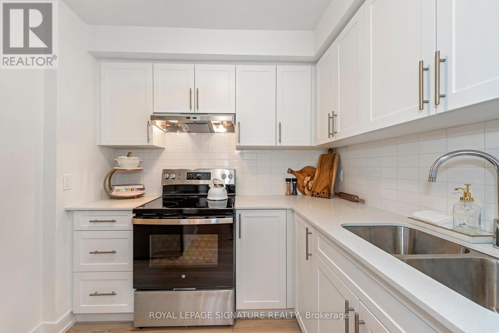 34-36 Delawana Drive, Hamilton (Riverdale), Ontario  L8E 1G4 - Photo 14 - X12427618