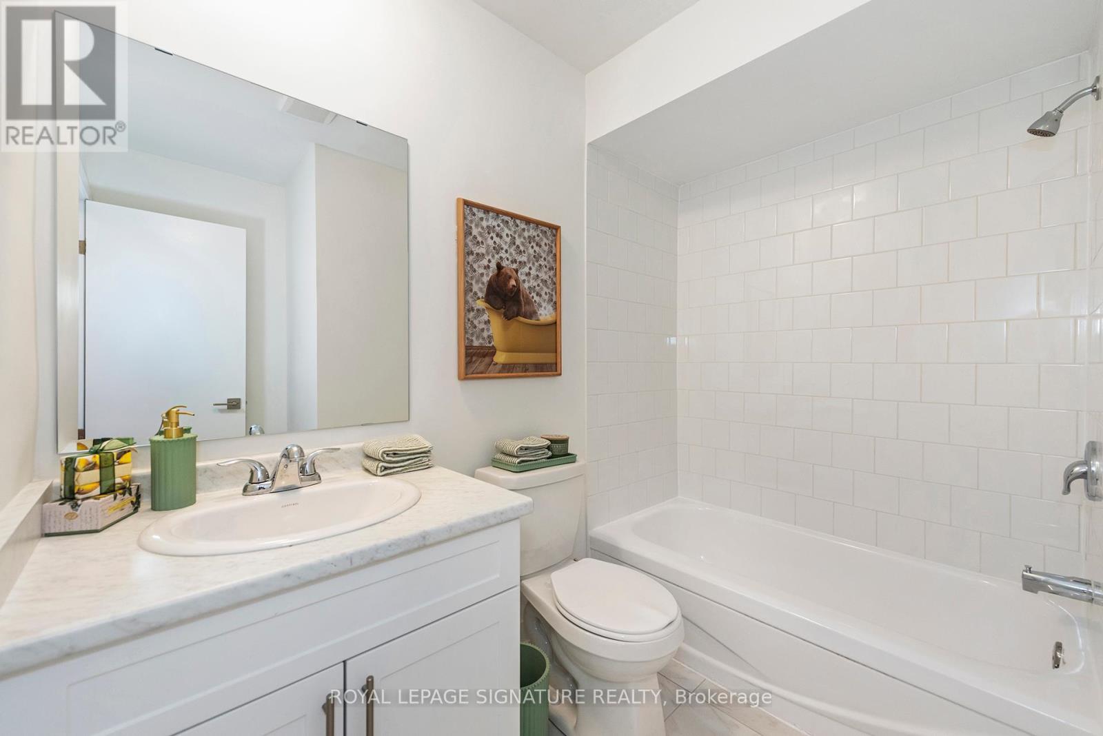 34-36 Delawana Drive, Hamilton (Riverdale), Ontario  L8E 1G4 - Photo 16 - X12427618