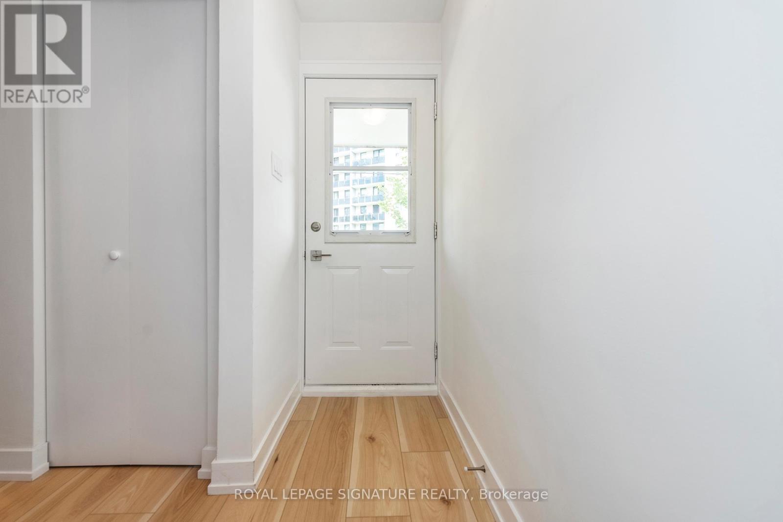 34-36 Delawana Drive, Hamilton (Riverdale), Ontario  L8E 1G4 - Photo 2 - X12427618