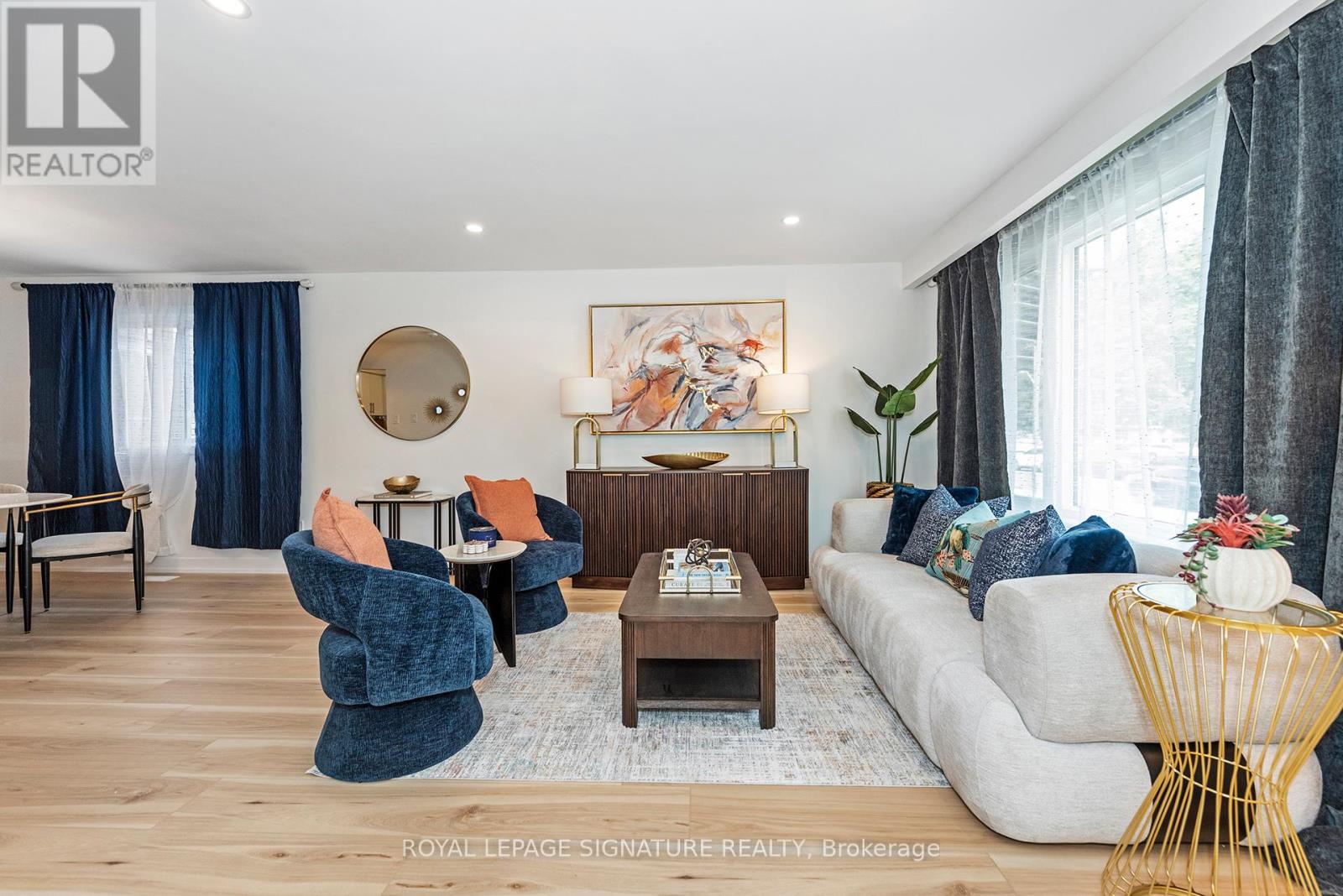 34-36 Delawana Drive, Hamilton (Riverdale), Ontario  L8E 1G4 - Photo 4 - X12427618