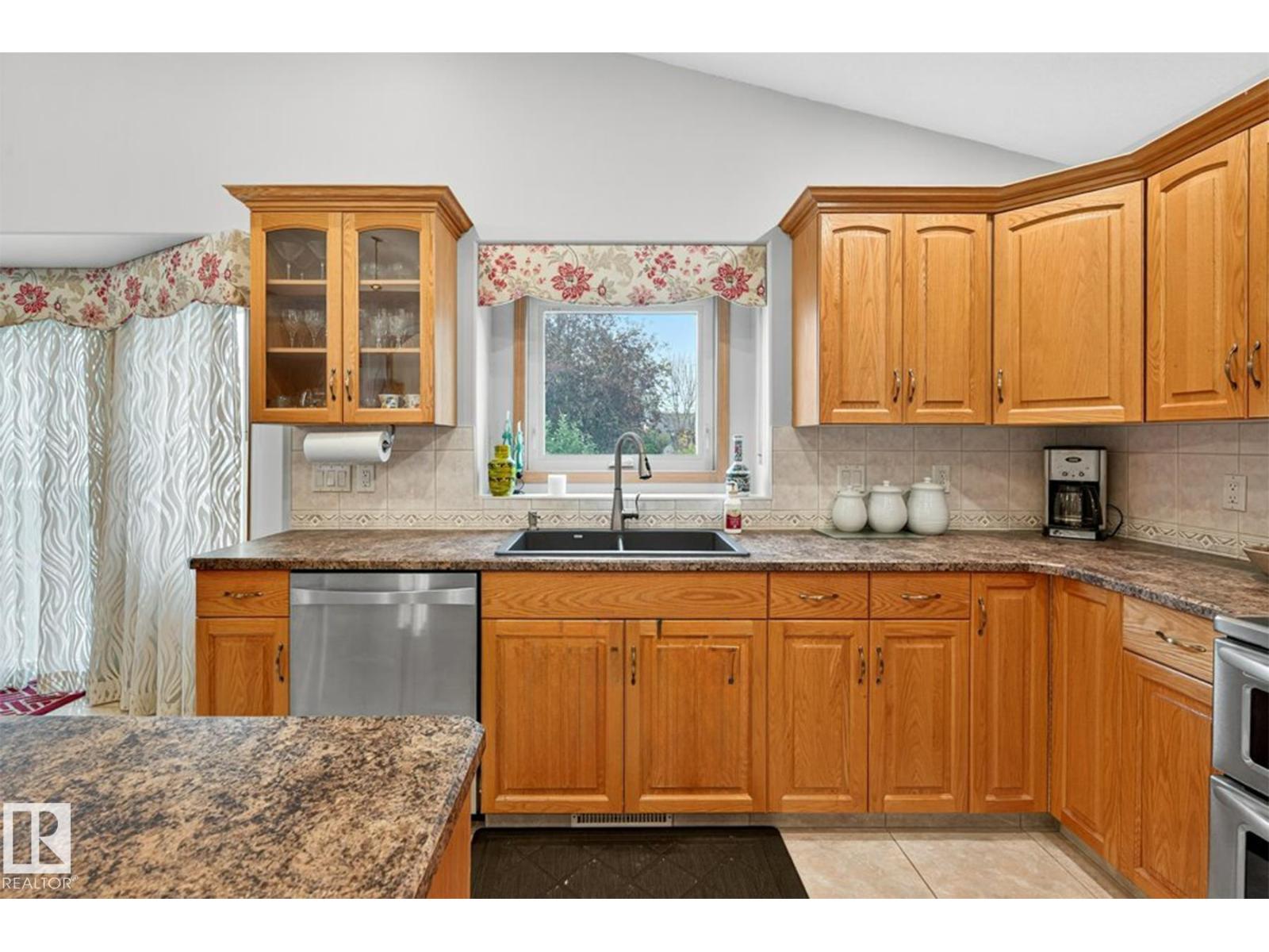 15711 135 St Nw, Edmonton, Alberta  T6V 1P6 - Photo 19 - E4459555