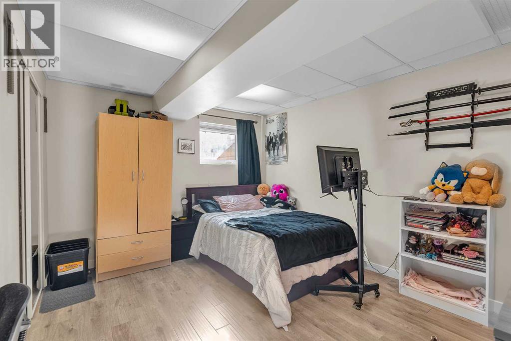 28 Hilton Avenue Nw, Calgary, Alberta  T2K 2H2 - Photo 33 - A2257158
