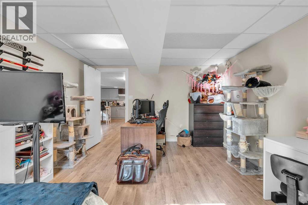 28 Hilton Avenue Nw, Calgary, Alberta  T2K 2H2 - Photo 34 - A2257158