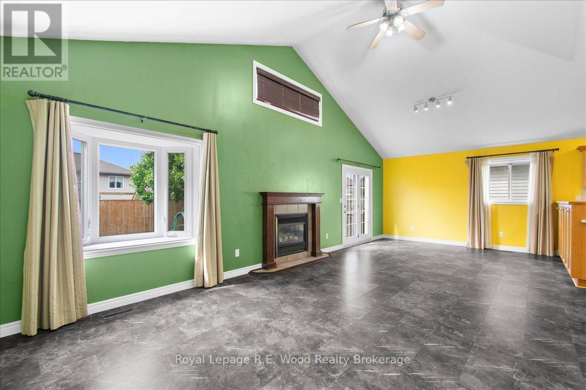 65 Barker Street, Tillsonburg, Ontario  N4G 5N7 - Photo 15 - X12427682