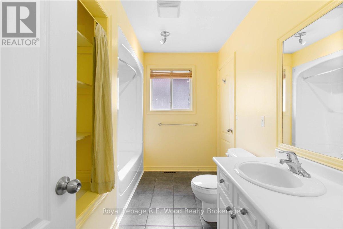 65 Barker Street, Tillsonburg, Ontario  N4G 5N7 - Photo 19 - X12427682