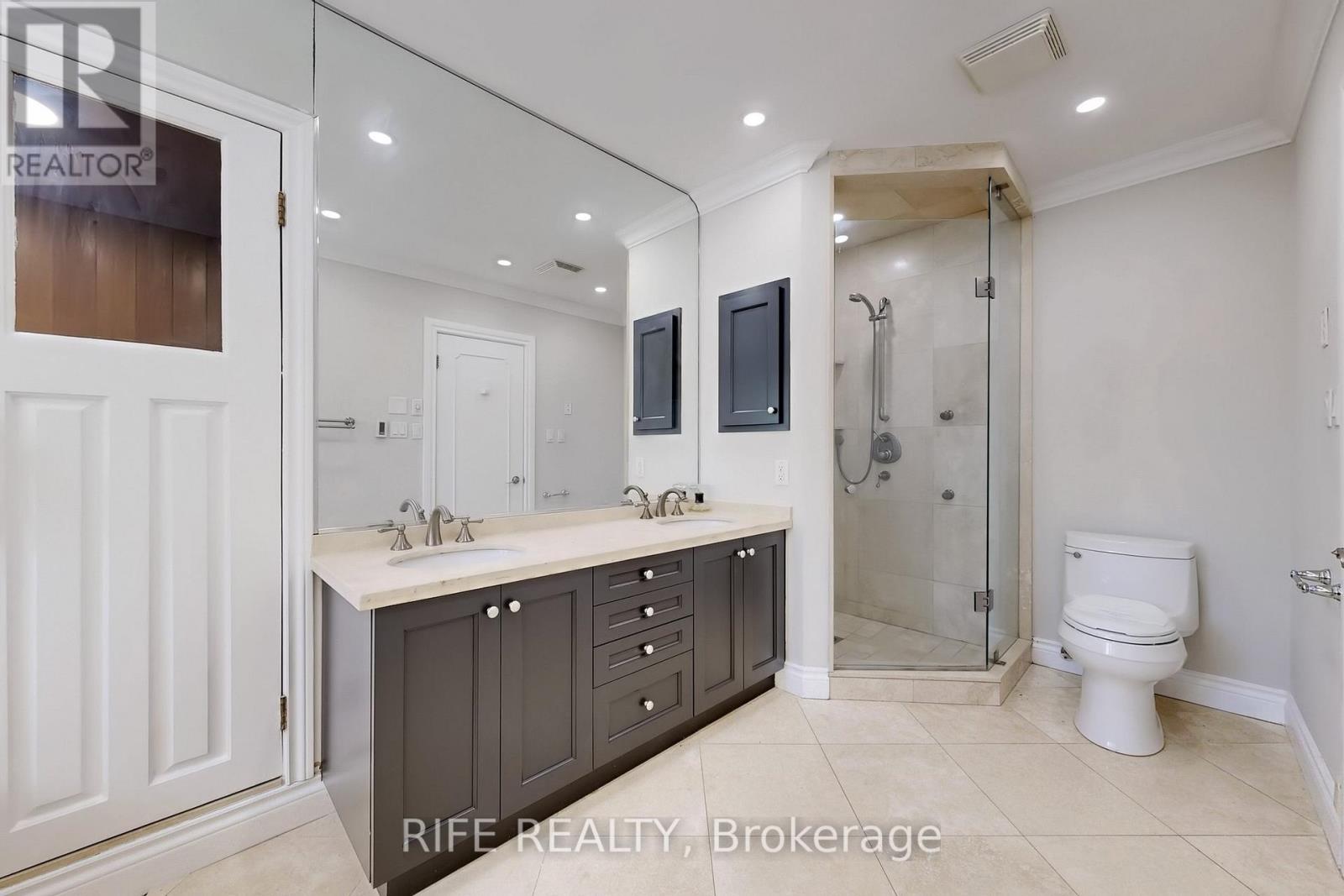 8 Elliotwood Court, Toronto, Ontario  M2L 2P9 - Photo 21 - C12427652