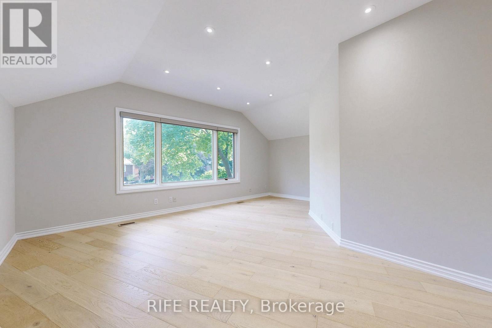 8 Elliotwood Court, Toronto, Ontario  M2L 2P9 - Photo 23 - C12427652