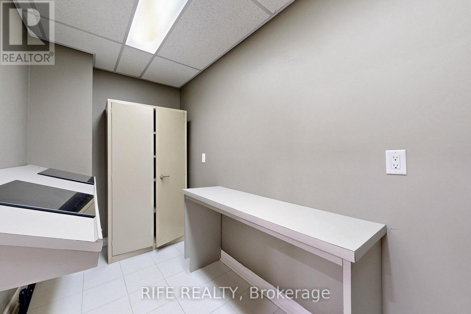 8 Elliotwood Court, Toronto, Ontario  M2L 2P9 - Photo 45 - C12427652