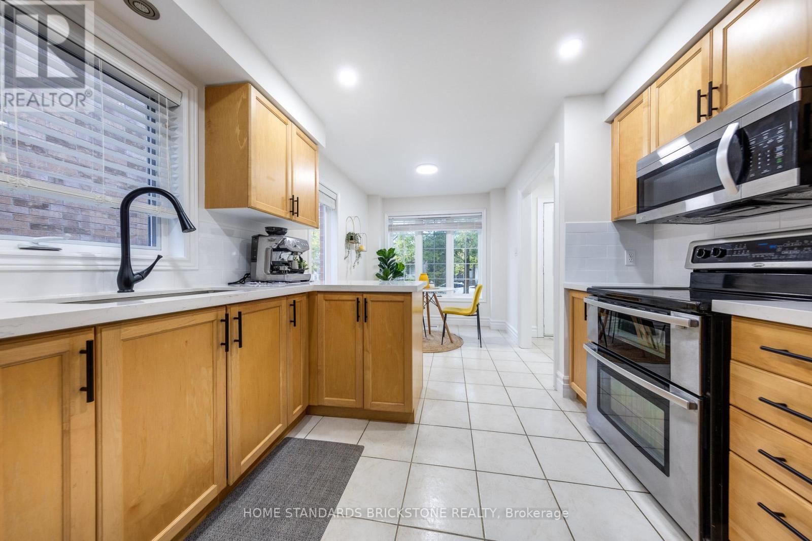 53 Ostick Street, Aurora, Ontario  L4G 7K4 - Photo 12 - N12423611