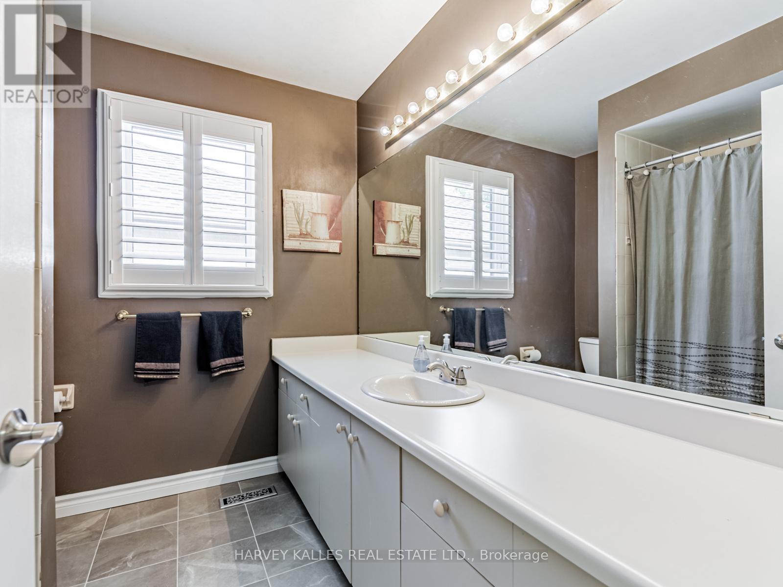 49 Rothean Drive, Whitby, Ontario  L1P 1L5 - Photo 31 - E12427593