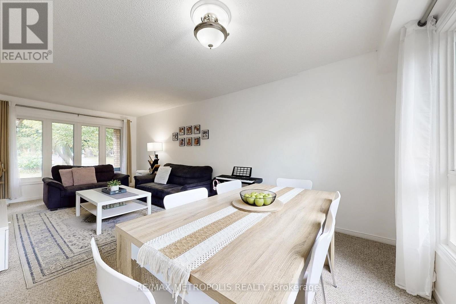 55 Garden Drive, Barrie, Ontario  L4N 5T8 - Photo 9 - S12427658