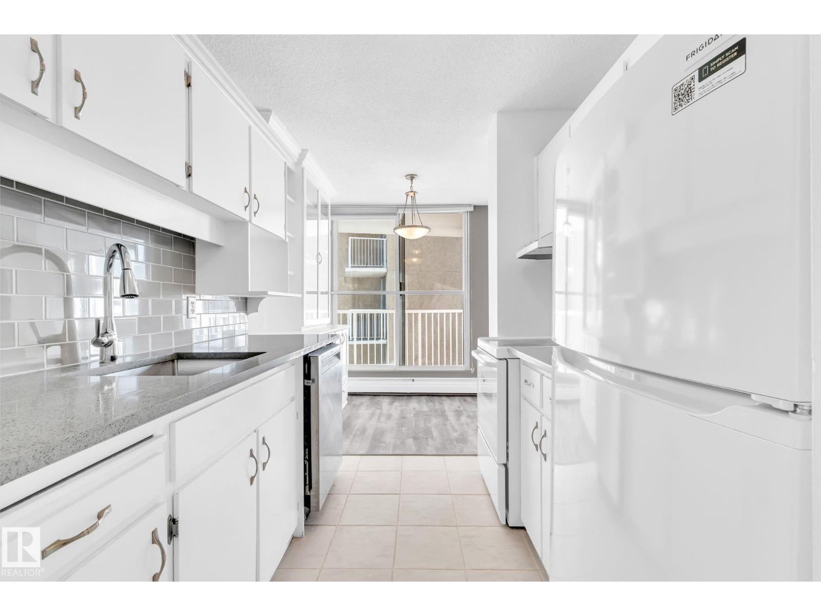 #1401 12121 Jasper Av Nw Nw, Edmonton, Alberta  T5N 3X7 - Photo 2 - E4433038