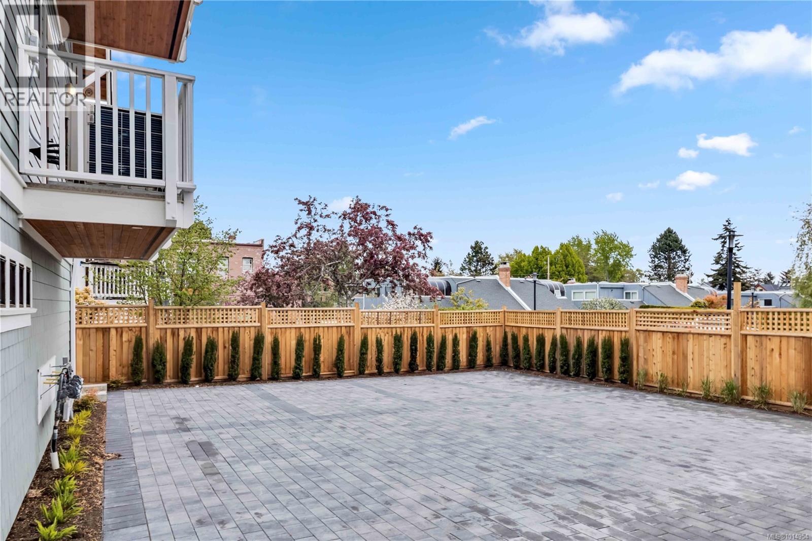 1 1915 Fernwood Rd, Victoria, British Columbia  V8T 2Y6 - Photo 16 - 1014954