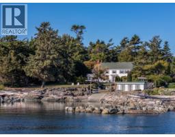 3045 McAnally Rd Ten Mile Point, Saanich, Ca