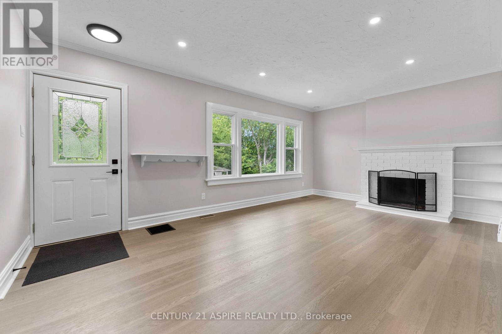 332 Alfred Street, Pembroke, Ontario  K8A 3A8 - Photo 5 - X12427672