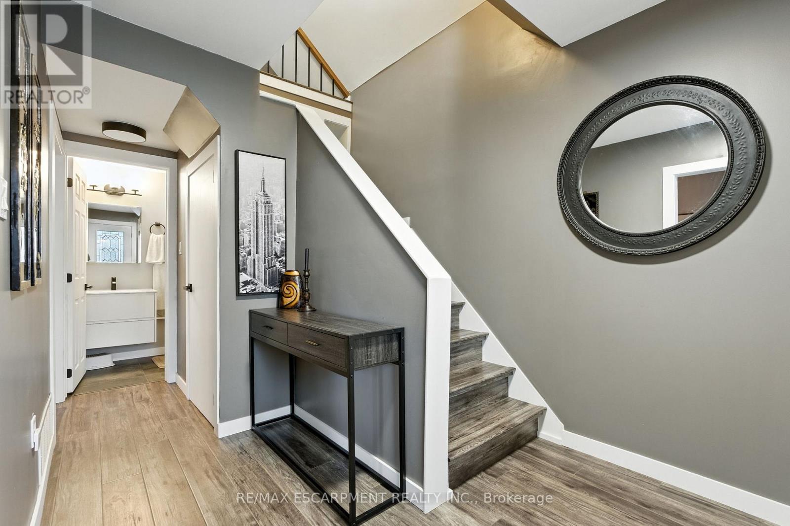 85 Crosthwaite Avenue N, Hamilton, Ontario  L8H 4V3 - Photo 9 - X12427643