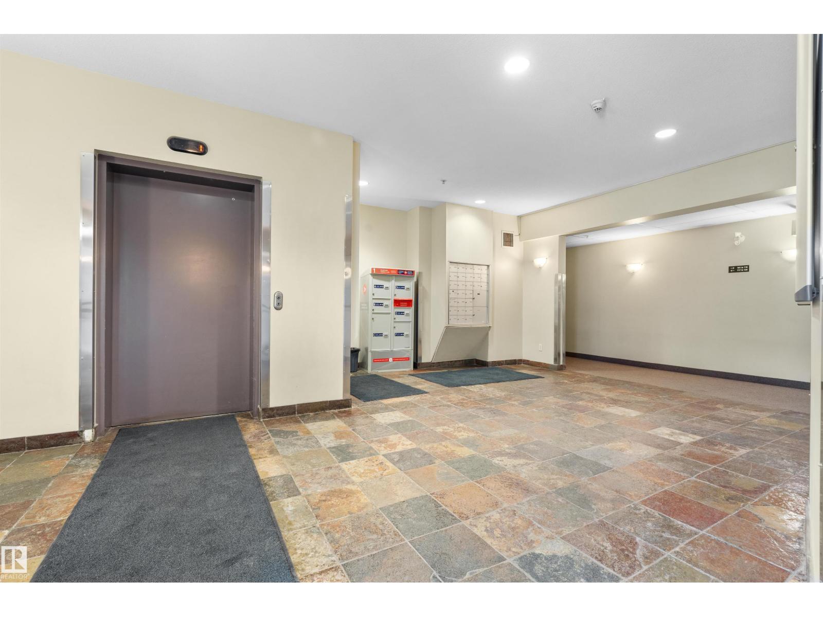 4304 139 Av Nw, Edmonton, Alberta  T5Y 0H6 - Photo 14 - E4459562