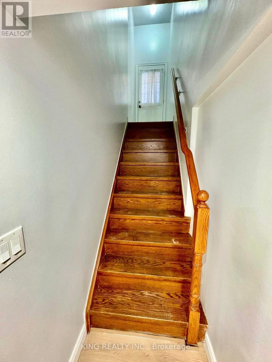 398 Sunny Meadow Boulevard, Brampton, Ontario  L6R 0N9 - Photo 17 - W12367522