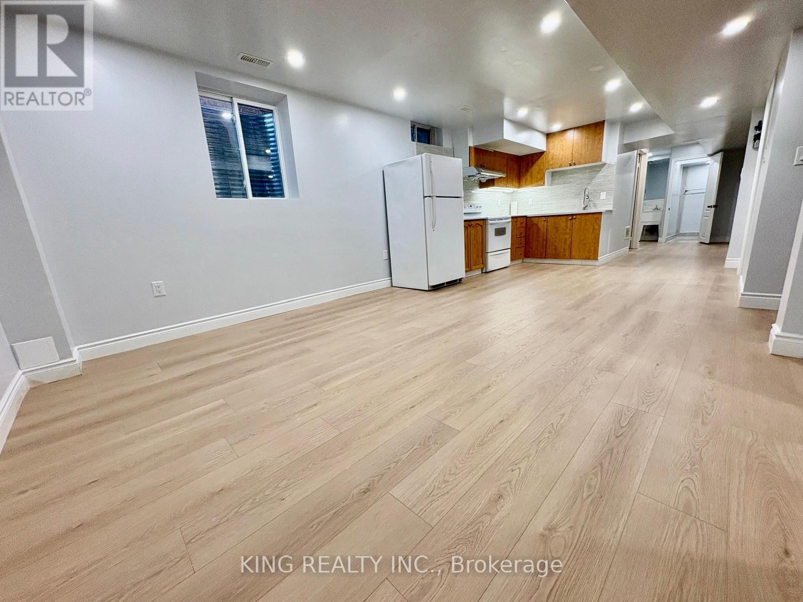 398 Sunny Meadow Boulevard, Brampton, Ontario  L6R 0N9 - Photo 18 - W12367522