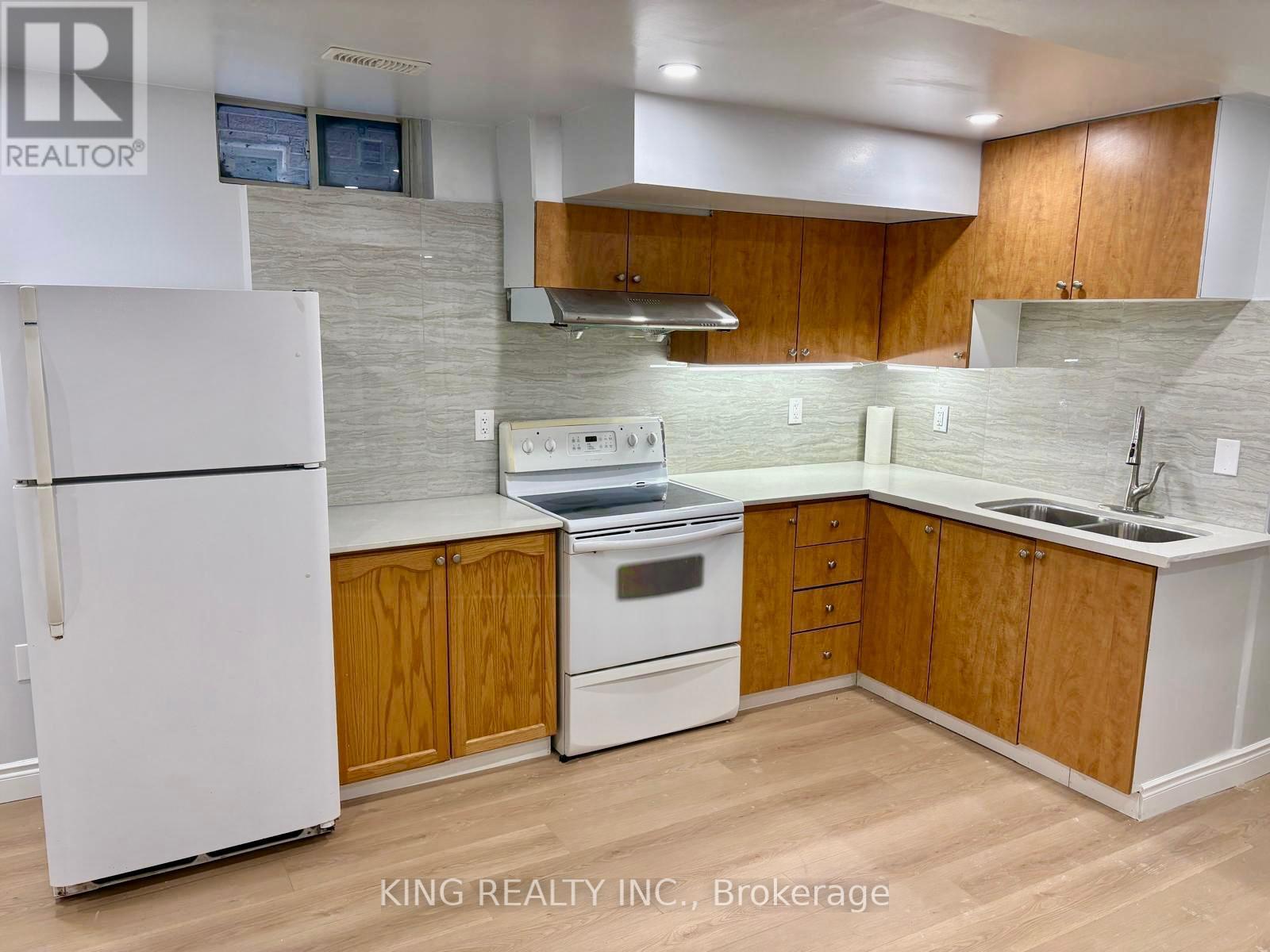 398 Sunny Meadow Boulevard, Brampton, Ontario  L6R 0N9 - Photo 19 - W12367522