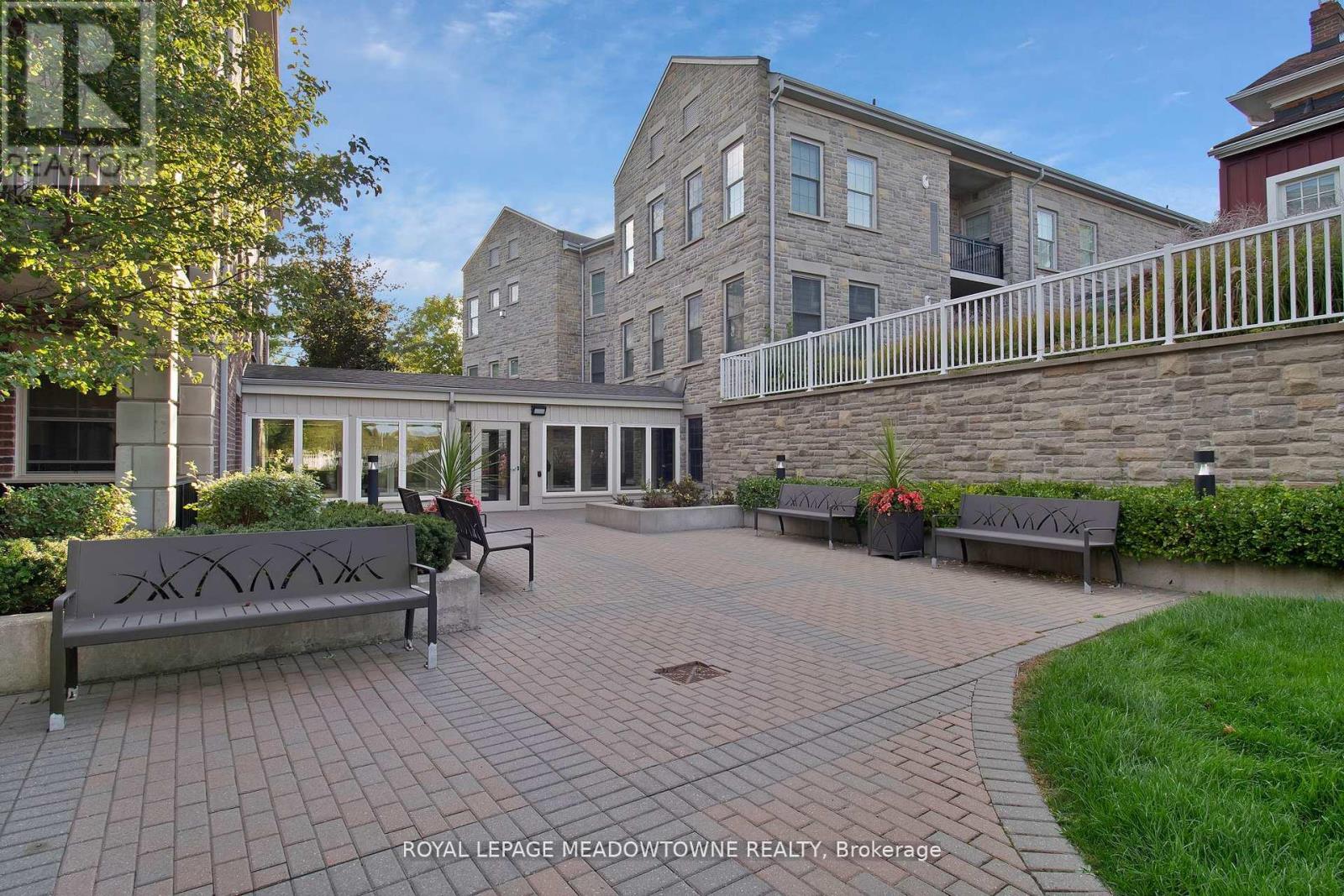 301 - 10360 Islington Avenue, Vaughan (Kleinburg), Ontario  L0J 1C0 - Photo 26 - N12427621