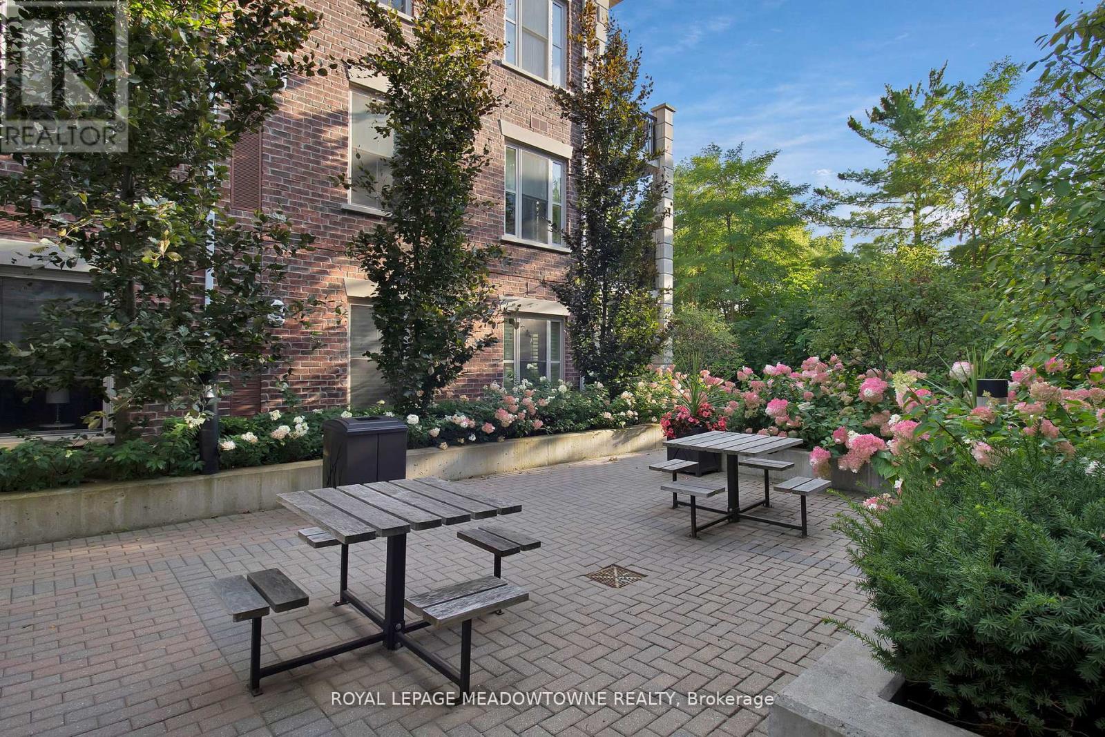 301 - 10360 Islington Avenue, Vaughan (Kleinburg), Ontario  L0J 1C0 - Photo 25 - N12427621