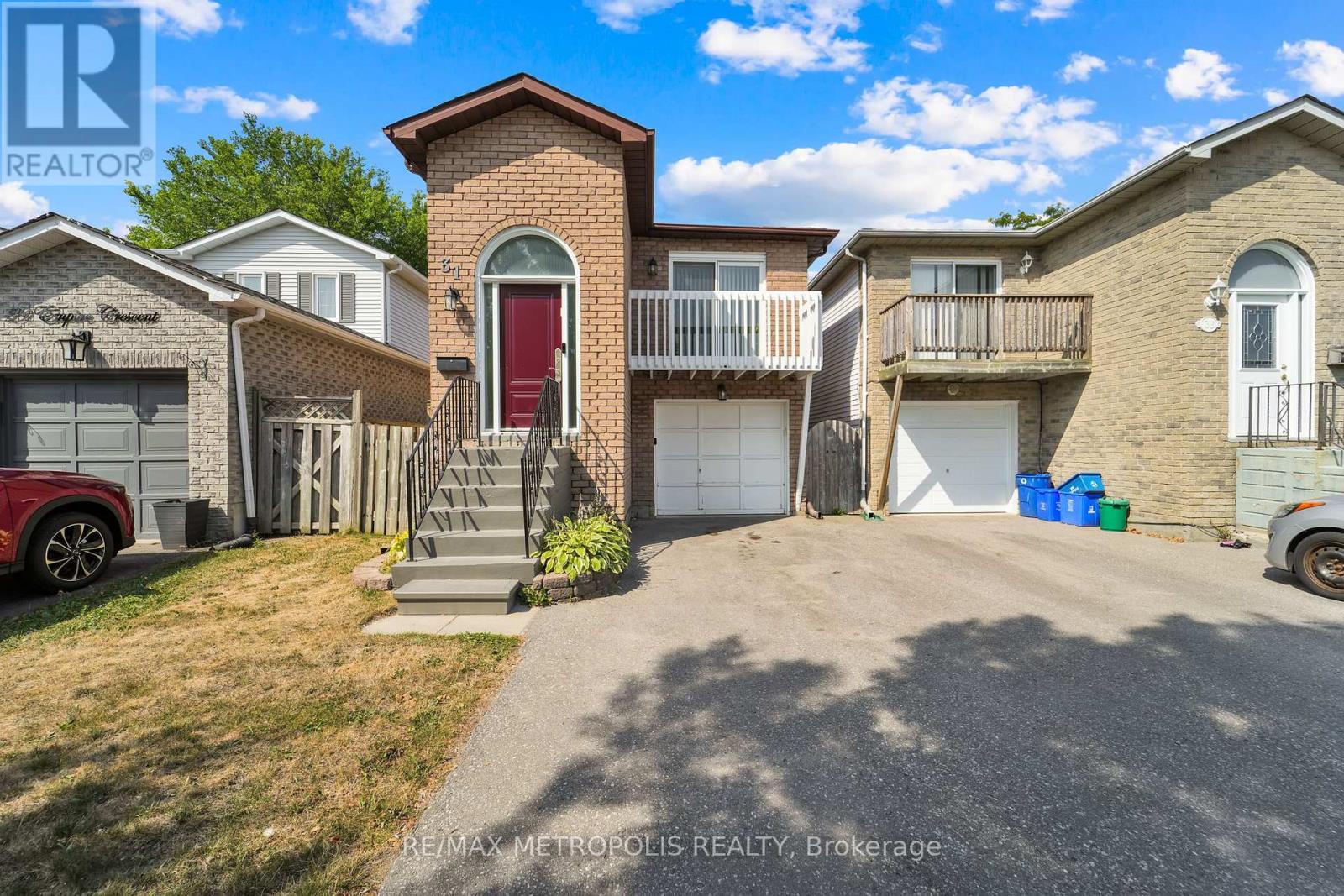 MAIN - 31 EMPIRE CRESCENT, Clarington, Ontario