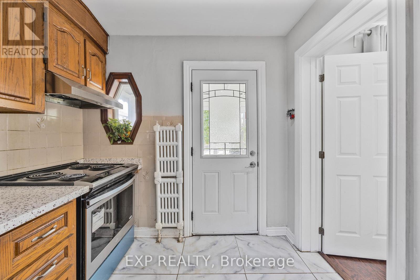 378 O'connor Drive, Toronto, Ontario  M4J 2V7 - Photo 14 - E12427686