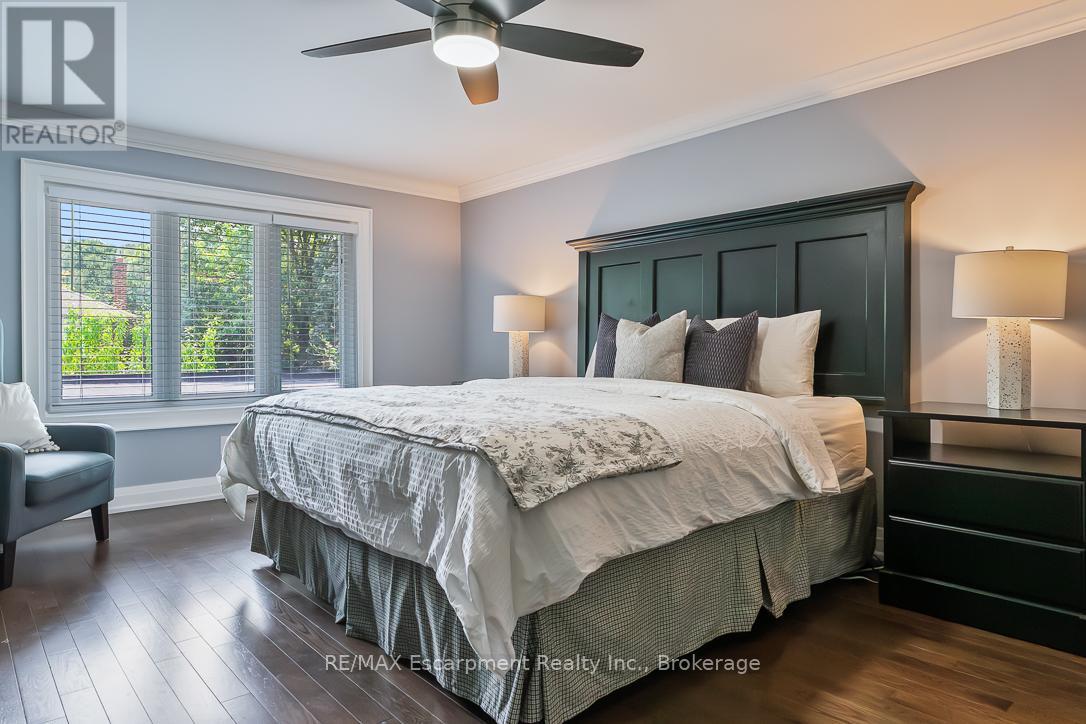 484 Aspen Forest Drive, Oakville, Ontario  L6J 6H7 - Photo 15 - W12427705