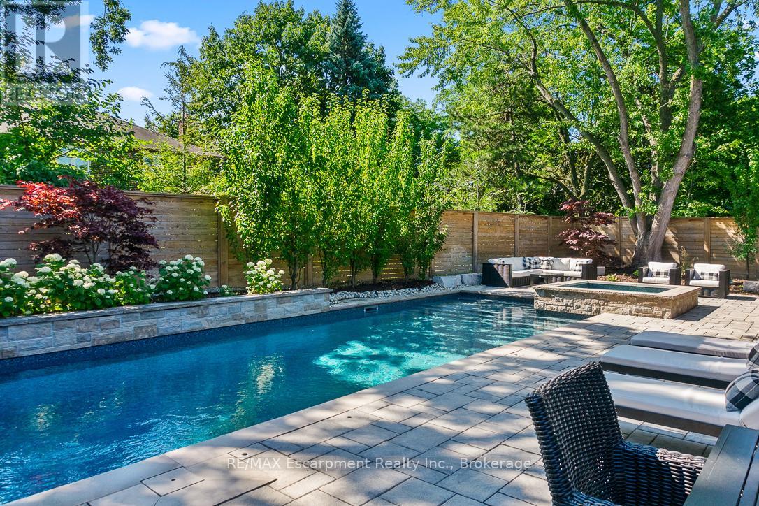 484 Aspen Forest Drive, Oakville, Ontario  L6J 6H7 - Photo 27 - W12427705