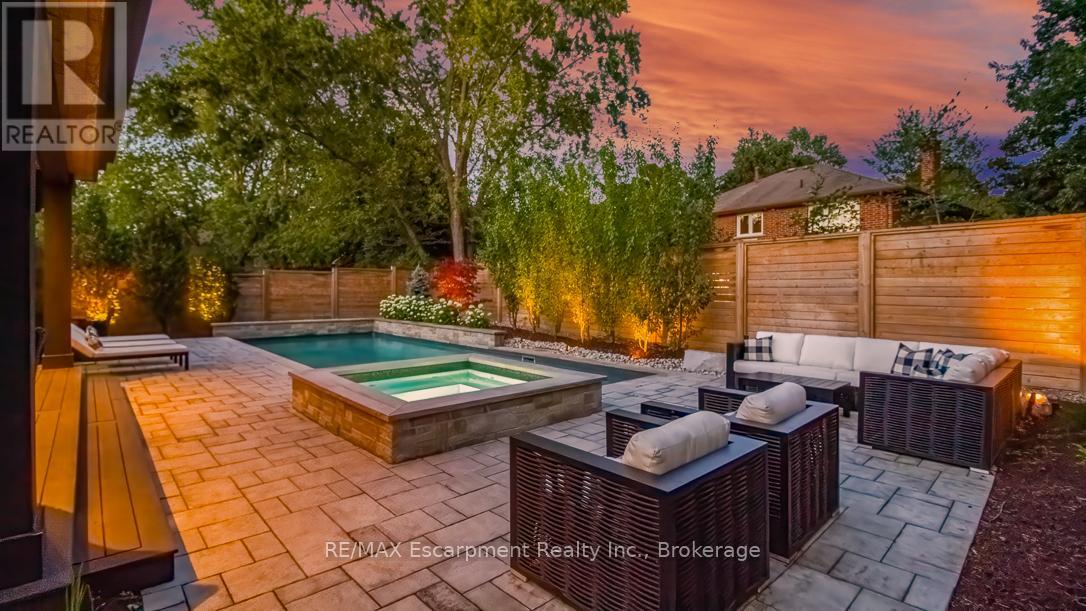 484 Aspen Forest Drive, Oakville, Ontario  L6J 6H7 - Photo 37 - W12427705