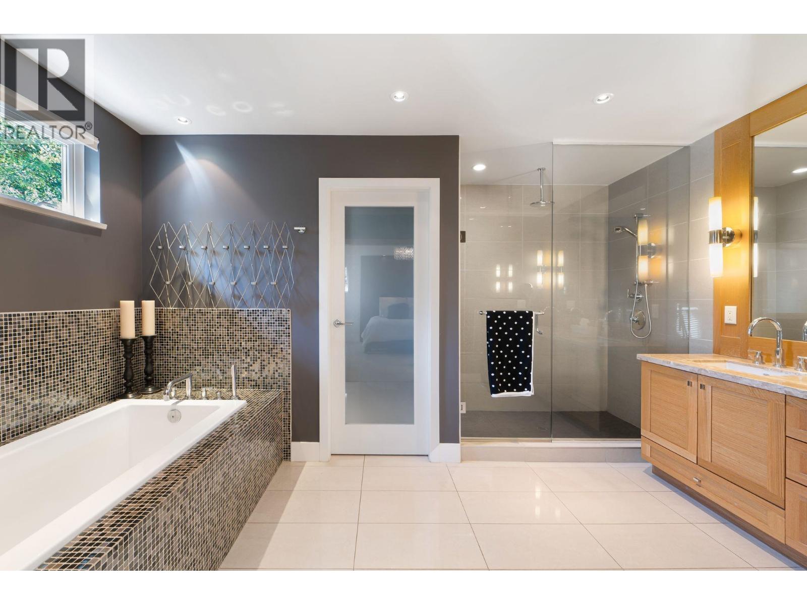20 555 Raven Woods Drive, North Vancouver, British Columbia  V7G 0A4 - Photo 23 - R3052512