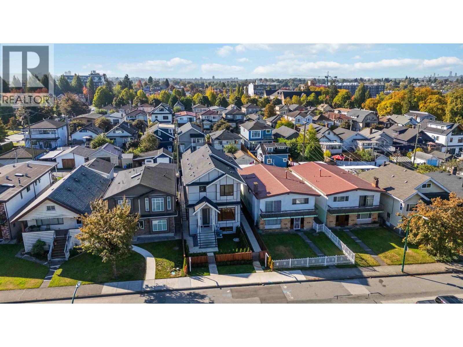 1 2658 Dundas Street, Vancouver, British Columbia  V5K 1P9 - Photo 4 - R3052534