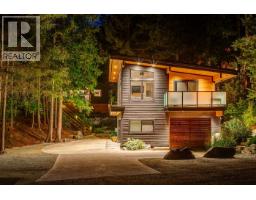 8216 VALLEY DRIVE