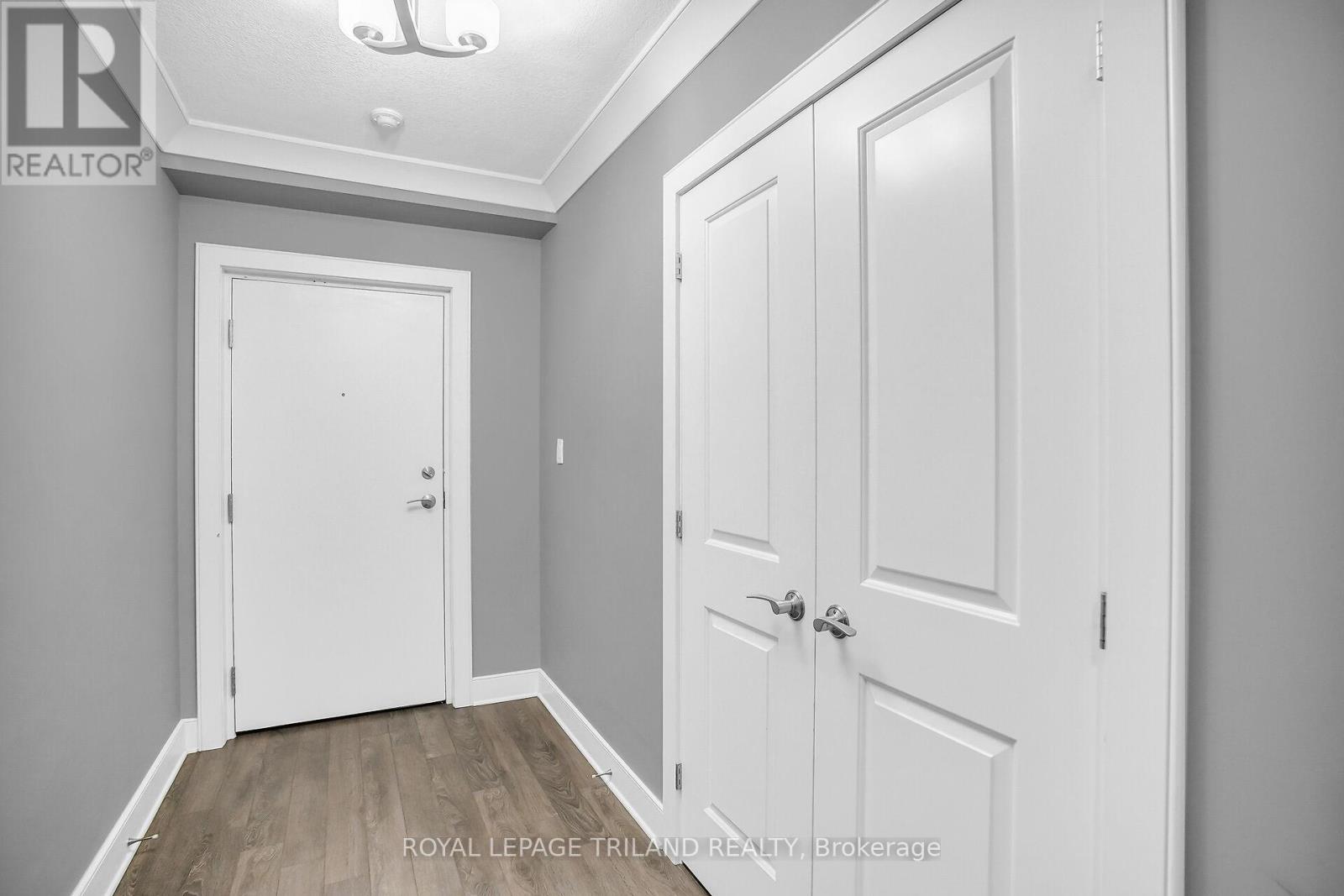 401 - 340 Sugarcreek Trail, London North, Ontario  N6H 0G4 - Photo 7 - X12398770