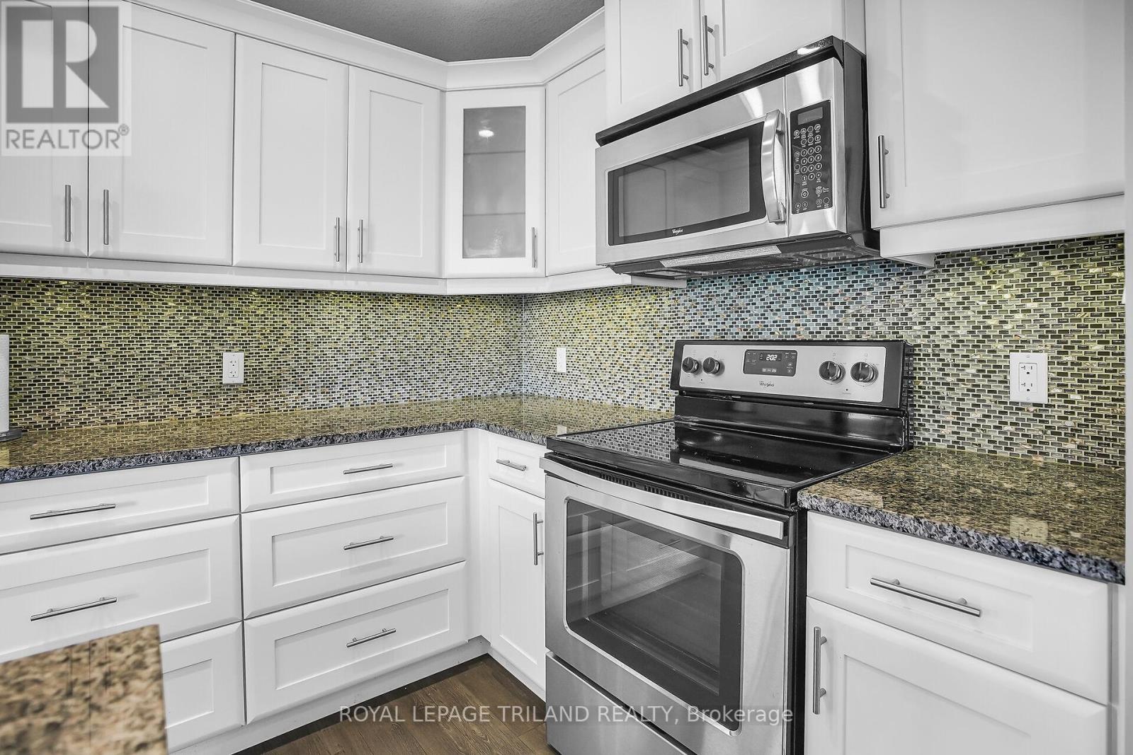 401 - 340 Sugarcreek Trail, London North, Ontario  N6H 0G4 - Photo 11 - X12398770