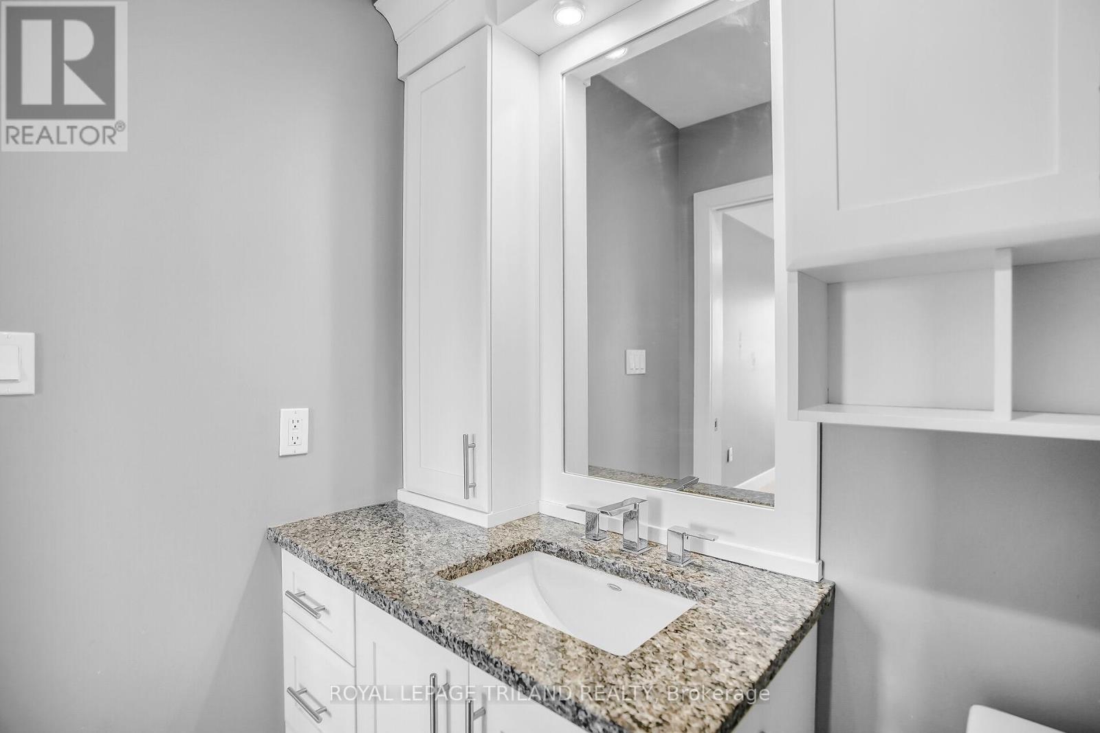 401 - 340 Sugarcreek Trail, London North, Ontario  N6H 0G4 - Photo 16 - X12398770