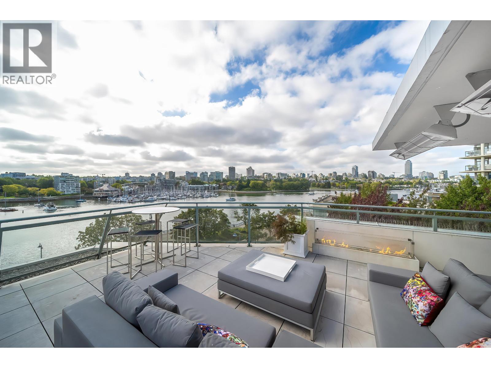 606 1288 Marinaside Crescent, Vancouver, British Columbia  V6Z 2W5 - Photo 1 - R3051559
