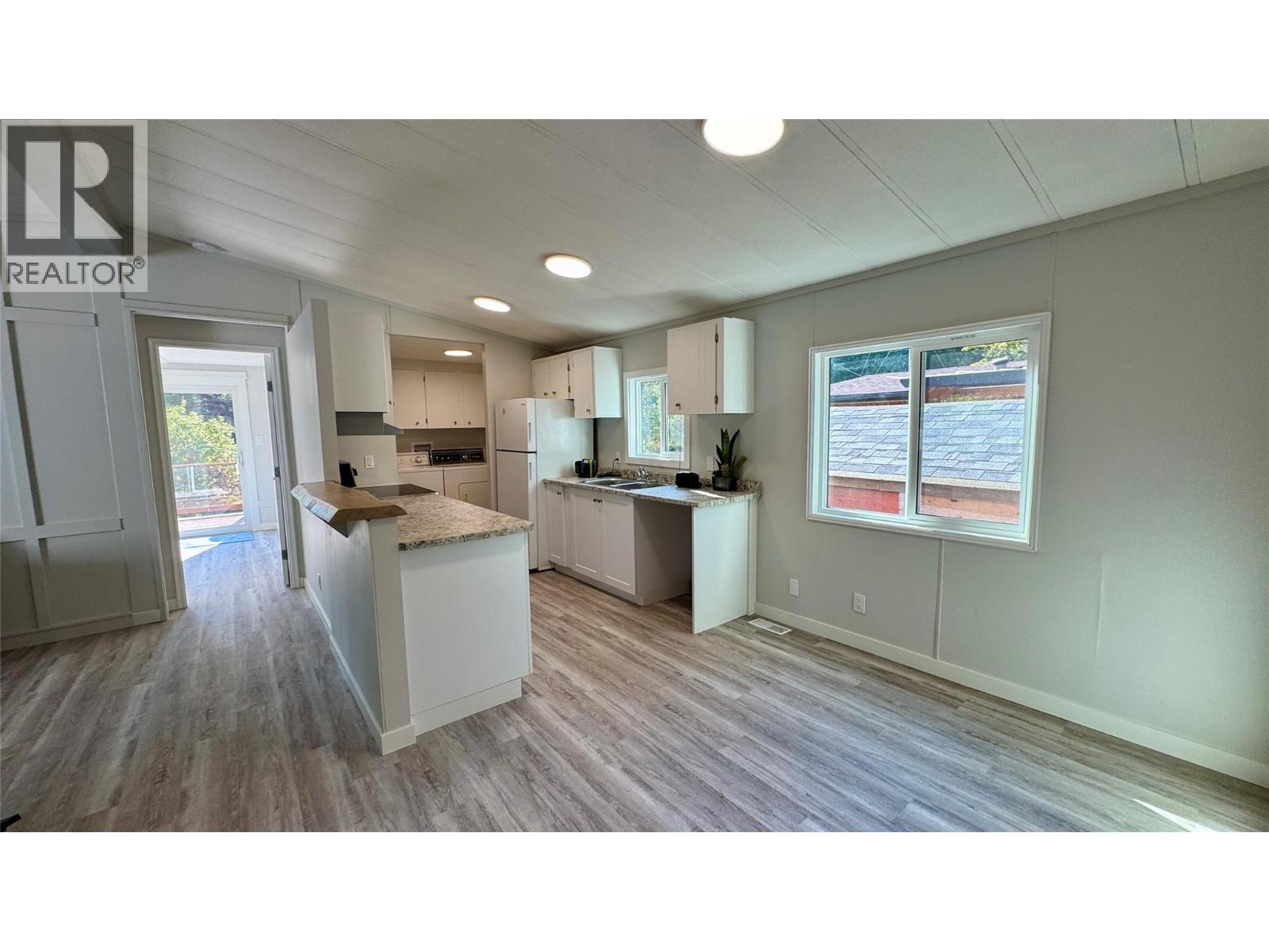 243 E Avenue, Kaslo, British Columbia  V0G 1M0 - Photo 14 - 10354941