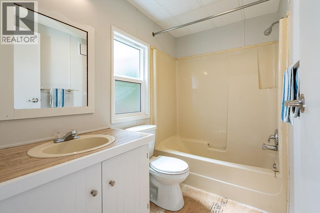 243 E Avenue, Kaslo, British Columbia  V0G 1M0 - Photo 21 - 10354941