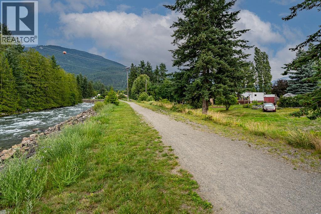 243 E Avenue, Kaslo, British Columbia  V0G 1M0 - Photo 35 - 10354941