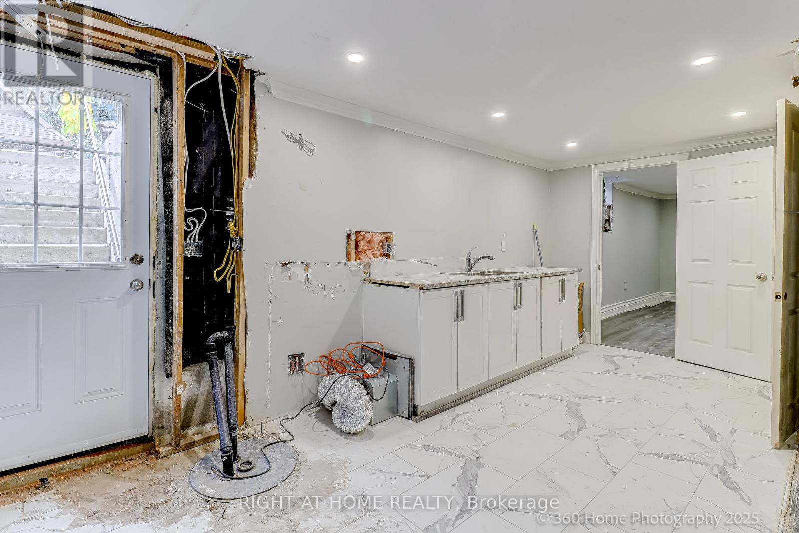 71 Church Street, Georgina, Ontario  L4P 0K7 - Photo 35 - N12420476
