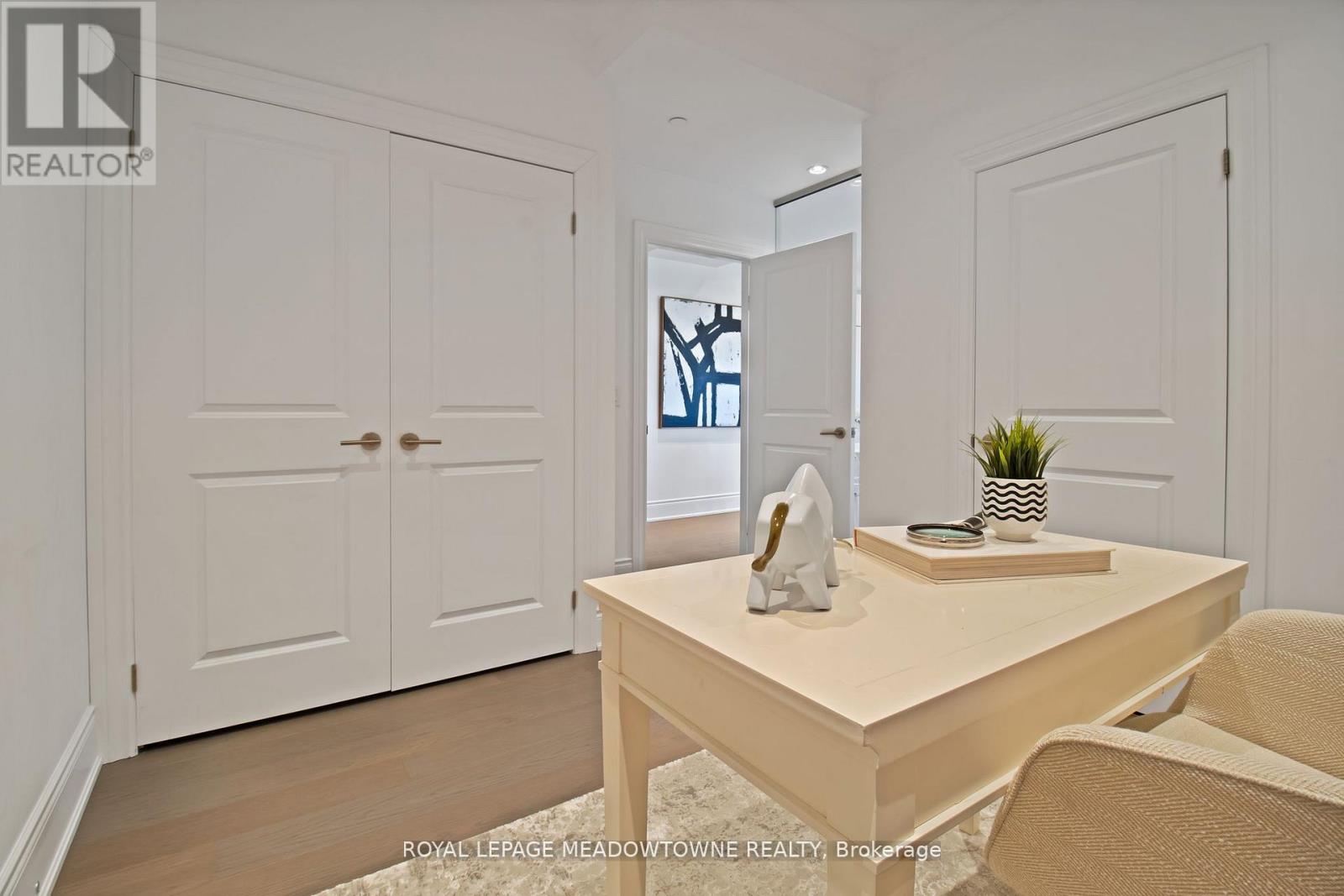 301 - 10360 Islington Avenue, Vaughan (Kleinburg), Ontario  L0J 1C0 - Photo 11 - N12427621