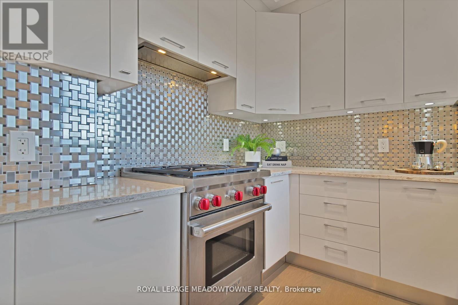 301 - 10360 Islington Avenue, Vaughan (Kleinburg), Ontario  L0J 1C0 - Photo 17 - N12427621